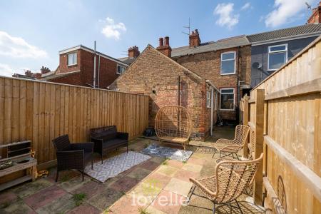 2 bedroom Terraced House for sale in Fairmont Road, Grimsby, DN32