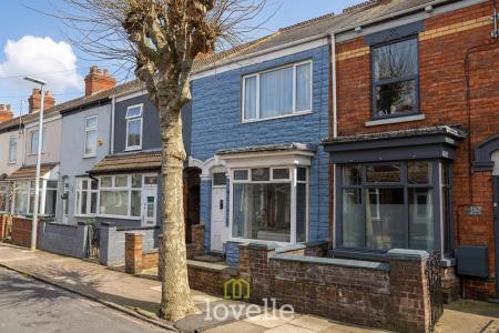 2 bedroom Terraced House for sale in Fairmont Road, Grimsby, DN32