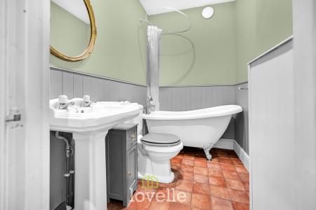 2 bedroom Terraced House for sale in Fairmont Road, Grimsby, DN32