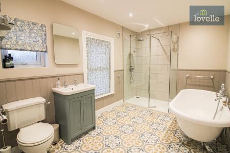 3 bedroom Detached house for sale in Mill Lane, Legbourne, LN11