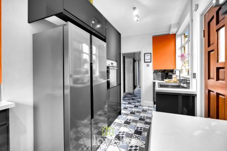 3 bedroom Semi-detached house for sale in Shaftesbury Avenue, Grimsby, DN34