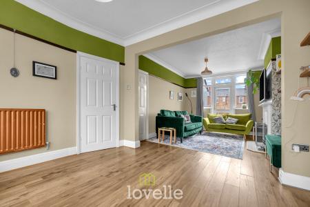 3 bedroom Semi-detached house for sale in Shaftesbury Avenue, Grimsby, DN34