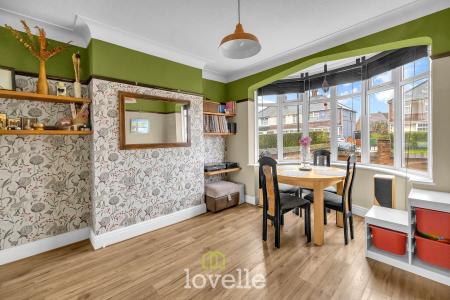 3 bedroom Semi-detached house for sale in Shaftesbury Avenue, Grimsby, DN34