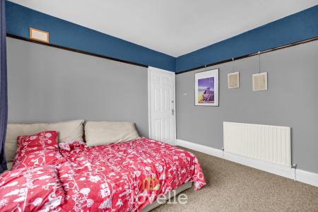 3 bedroom Semi-detached house for sale in Shaftesbury Avenue, Grimsby, DN34