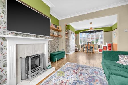 3 bedroom Semi-detached house for sale in Shaftesbury Avenue, Grimsby, DN34