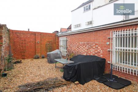 2 bedroom Flat for sale in Mercer Row, Louth, LN11
