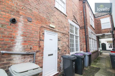 2 bedroom Flat for sale in Mercer Row, Louth, LN11