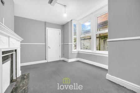 3 bedroom Terraced House for sale in Legsby Avenue, Grimsby, DN32