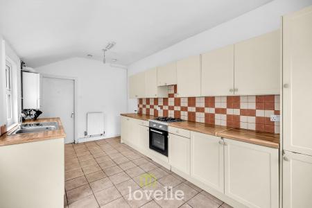 3 bedroom Terraced House for sale in Legsby Avenue, Grimsby, DN32