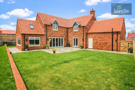 4 bedroom Detached house for sale in Roman Way, Louth, LN11