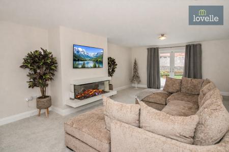 4 bedroom Detached house for sale in Roman Way, Louth, LN11