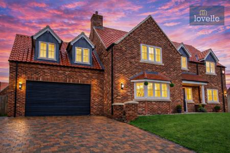 4 bedroom Detached house for sale in Roman Way, Louth, LN11