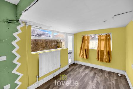 2 bedroom Terraced House for sale in Rutland Street, Grimsby, DN32