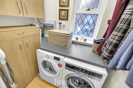 2 bedroom Semi-detached house for sale in Ashby Close, Willows, Grimsby, DN37