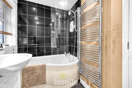 2 bedroom Semi-detached house for sale in Ashby Close, Willows, Grimsby, DN37