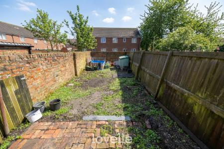 2 bedroom End of terrace house for sale in Grafton Street, Grimsby, DN32