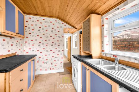 2 bedroom End of terrace house for sale in Grafton Street, Grimsby, DN32