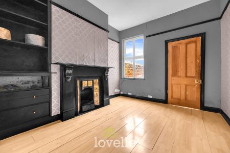 2 bedroom End of terrace house for sale in Grafton Street, Grimsby, DN32