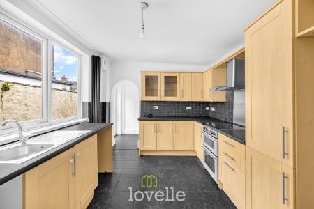 3 bedroom Terraced House for sale in Hainton Avenue, Grimsby, DN32