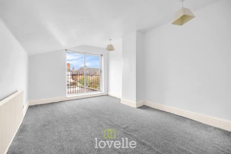 3 bedroom Terraced House for sale in Hainton Avenue, Grimsby, DN32