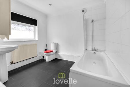 3 bedroom Terraced House for sale in Hainton Avenue, Grimsby, DN32