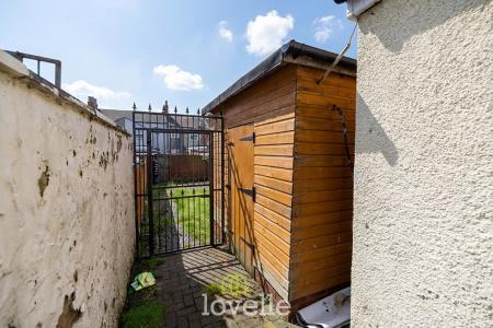 3 bedroom Terraced House for sale in Hainton Avenue, Grimsby, DN32