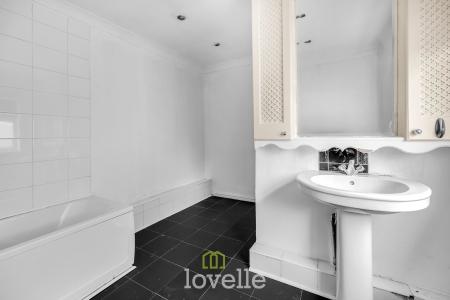 3 bedroom Terraced House for sale in Hainton Avenue, Grimsby, DN32