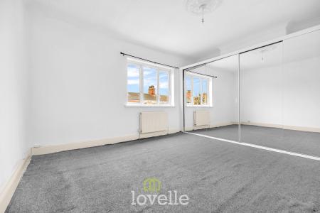 3 bedroom Terraced House for sale in Hainton Avenue, Grimsby, DN32