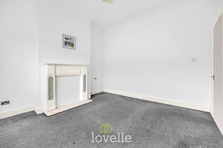 3 bedroom Terraced House for sale in Hainton Avenue, Grimsby, DN32