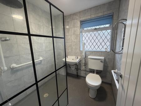 3 bedroom Terraced House to let in Saltergate, Grimsby, DN37