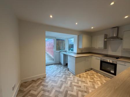 3 bedroom Terraced House to let in Tintern Walk, Grimsby, DN37