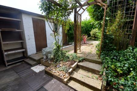 2 bedroom Terraced House to let in Winthorpe Road, Grimsby, DN33