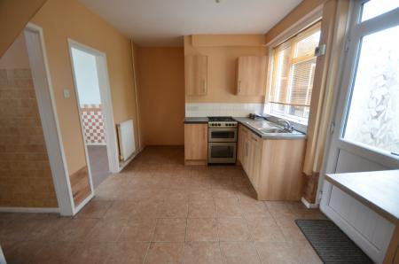2 bedroom Terraced House to let in Winthorpe Road, Grimsby, DN33