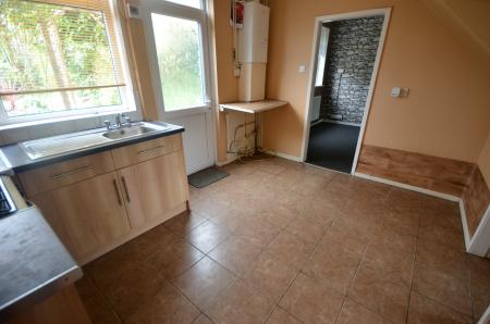 2 bedroom Terraced House to let in Winthorpe Road, Grimsby, DN33
