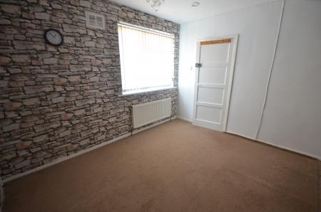 2 bedroom Terraced House to let in Winthorpe Road, Grimsby, DN33
