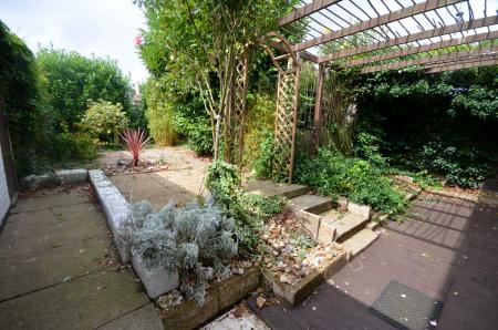 2 bedroom Terraced House to let in Winthorpe Road, Grimsby, DN33