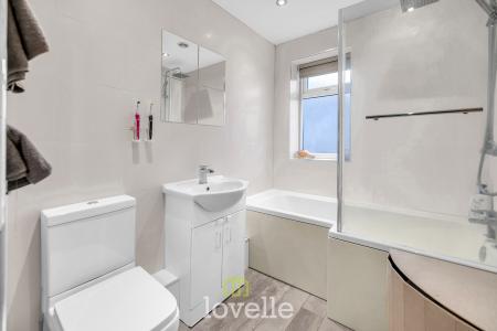 3 bedroom Detached house for sale in Caistor Road, Laceby, DN37