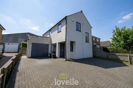 3 bedroom Detached house for sale in Caistor Road, Laceby, DN37