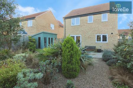 3 bedroom Detached house for sale in Acorn Avenue, Louth, LN11