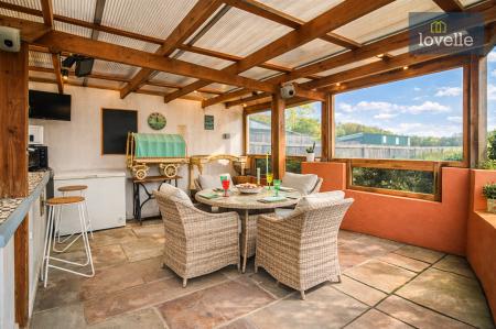 4 bedroom Detached house for sale in Conisholme Road, North Somercotes, LN11