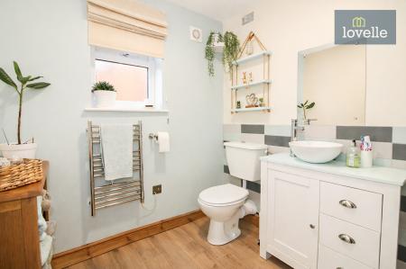 4 bedroom Detached house for sale in Conisholme Road, North Somercotes, LN11