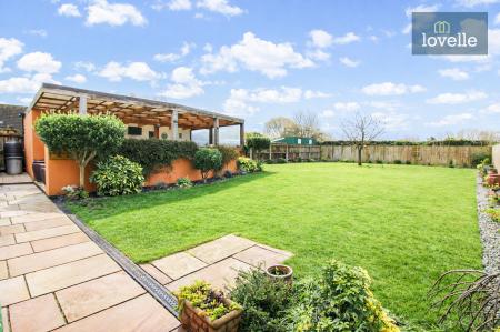 4 bedroom Detached house for sale in Conisholme Road, North Somercotes, LN11