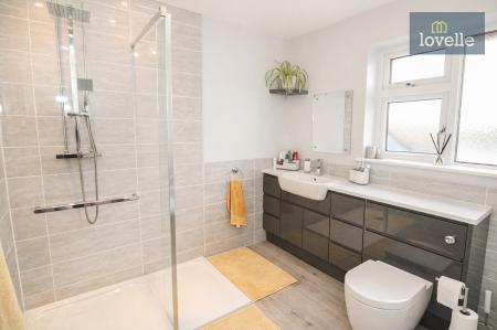 4 bedroom Detached house for sale in Conisholme Road, North Somercotes, LN11