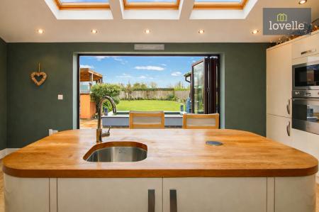 4 bedroom Detached house for sale in Conisholme Road, North Somercotes, LN11