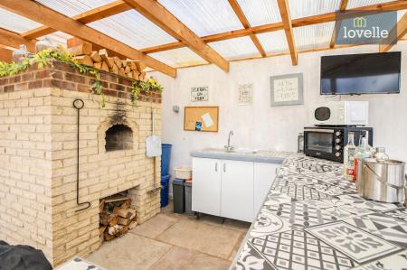 4 bedroom Detached house for sale in Conisholme Road, North Somercotes, LN11