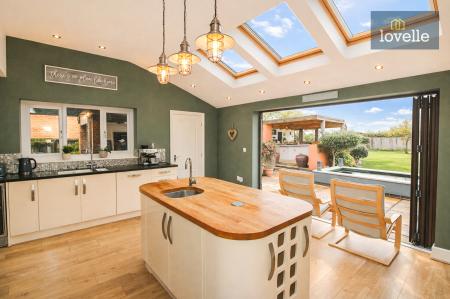 4 bedroom Detached house for sale in Conisholme Road, North Somercotes, LN11