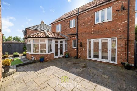 4 bedroom Detached house for sale in Mayfields Court, Stallingborough, DN41