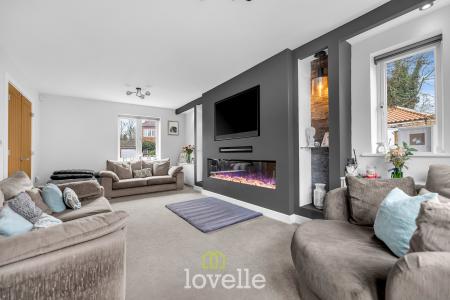 4 bedroom Detached house for sale in Mayfields Court, Stallingborough, DN41