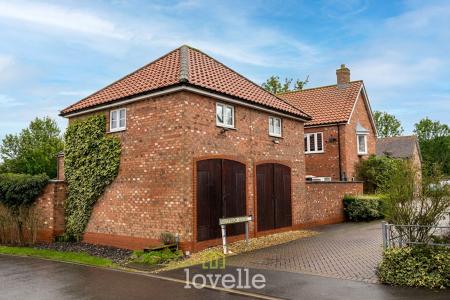 4 bedroom Detached house for sale in Mayfields Court, Stallingborough, DN41