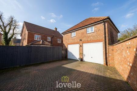 4 bedroom Detached house for sale in Mayfields Court, Stallingborough, DN41